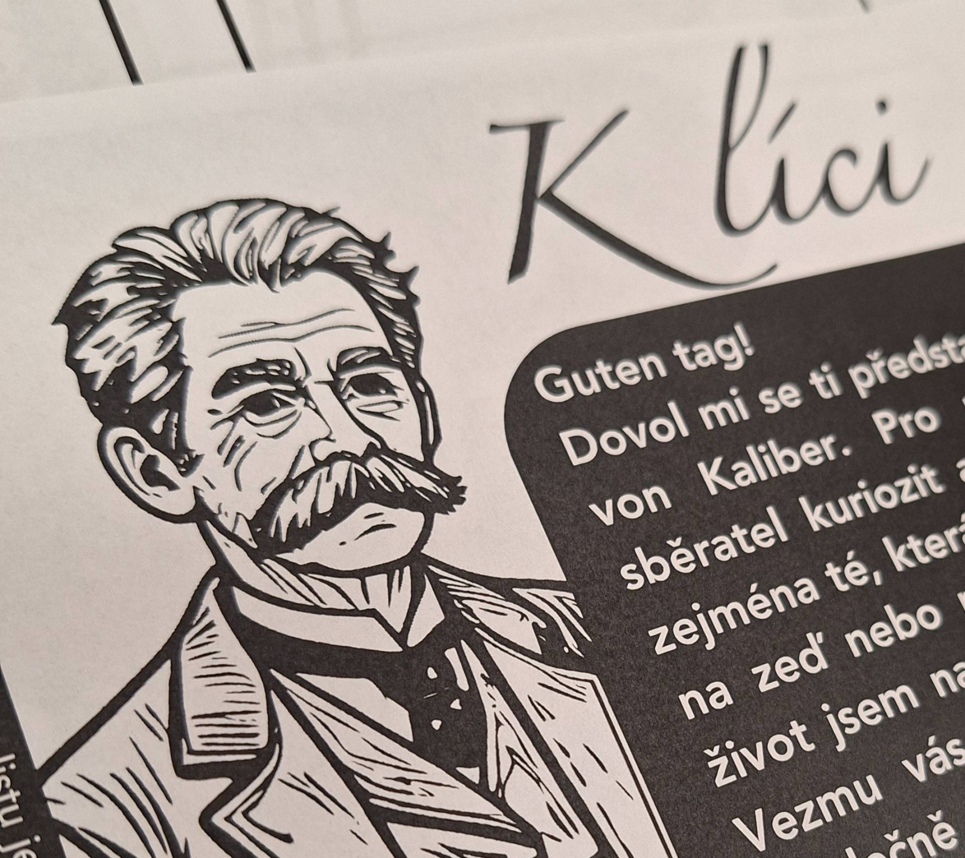 Výstava „K líci zbraň!“ doplněna o edukační materiály